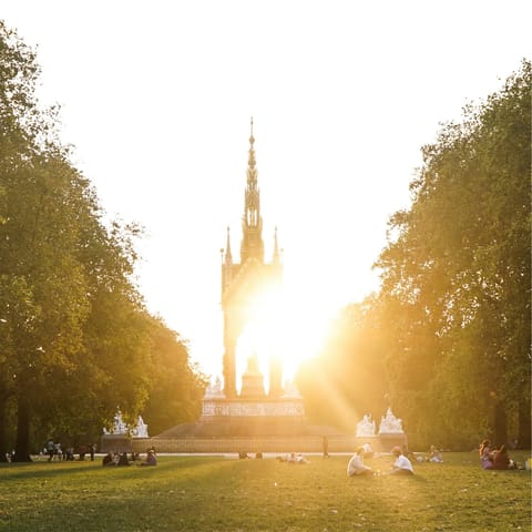 Go for a morning jog through Hyde Park, within easy walking distance