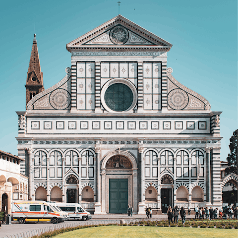 Walk just a few minutes to the Basilica of Santa Maria