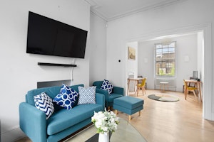 Bloomsbury Beauty image 14
