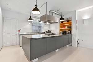 Bloomsbury Beauty image 10
