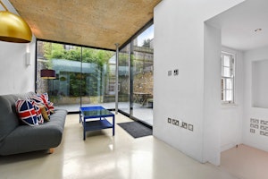 Bloomsbury Beauty image 6