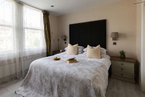 A Sweet Residence image 12