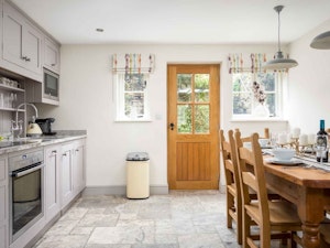 Snowshill Style image 14