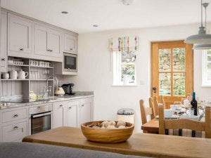 Snowshill Style image 3
