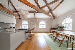 Bankside Paradise image 13