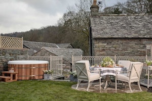 Little Nut Cottage image 8