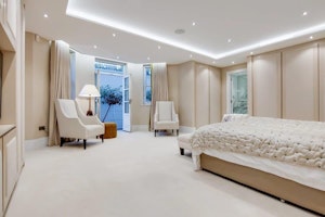 The Holland Park Haven image 14