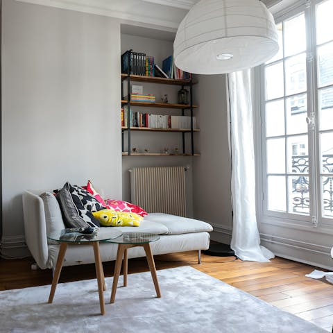 Relax on the chaise longue after a busy day in the city of light