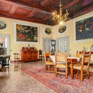 **Unique experience** Guests loved the historical elements and unique decoration of this apartment. 