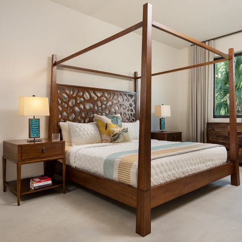 Sleep like a Caribbean princess in the four-poster bed