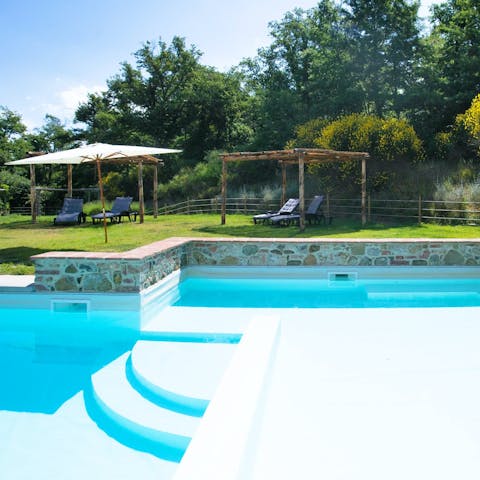 Cool off from the Tuscan sun in the shared pool