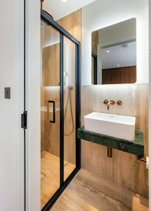Sophisticated London image 3
