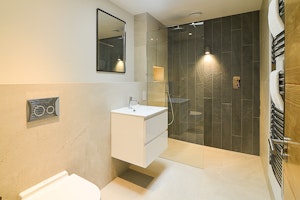 Clifftop Hideaway image 14