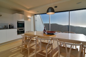 Clifftop Hideaway image 12