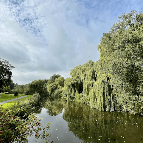 Explore stunning Darlington, with its beautiful parks and lakes