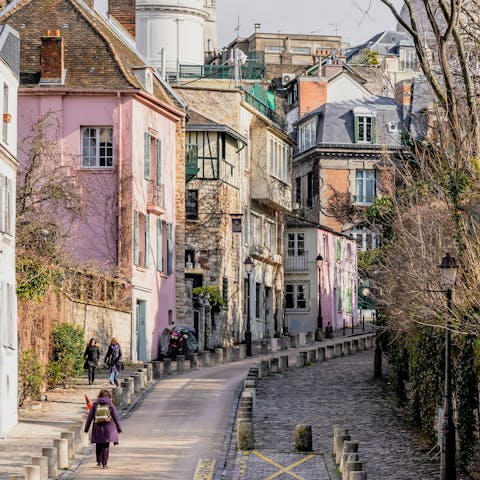 Wind your way through the pretty streets of Montmartre