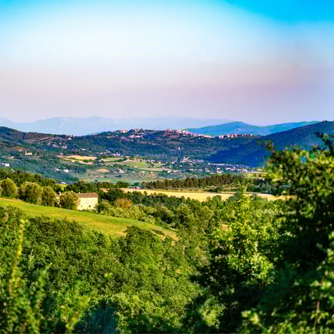 Explore the surrounding Umbrian and Tuscan countryside – there are lots of vineyards to discover