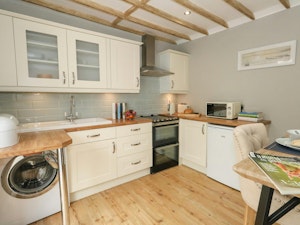 Picturesque Cottage image 14