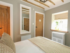 Picturesque Cottage image 10