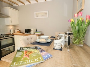 Picturesque Cottage image 9
