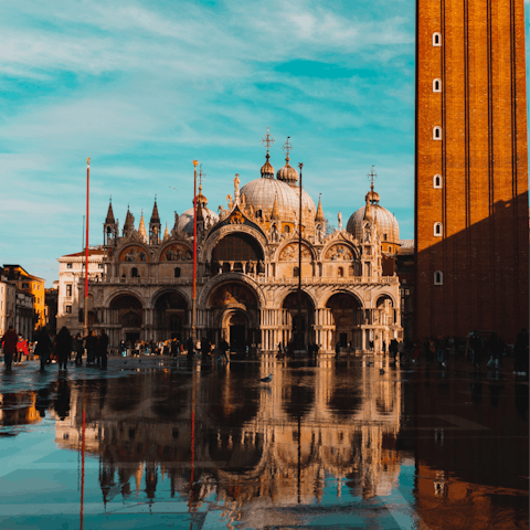 Discover historic sites like the Basilica di San Marco and Doge's palace