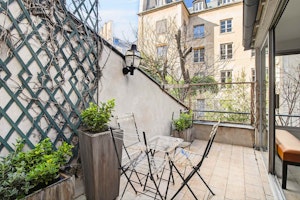 Parisian Mid-Century image 5