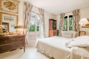 Orchard Bastide image 11