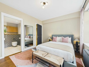 Silicon Heights image 10