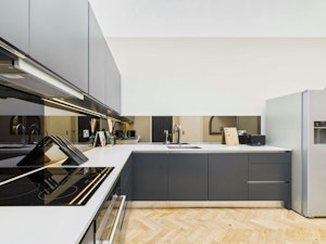 Silicon Heights image 7