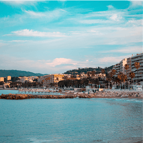 Stay in the heart of Cannes, steps away from the pristine beaches, iconic promenade, and vivacious nightlife