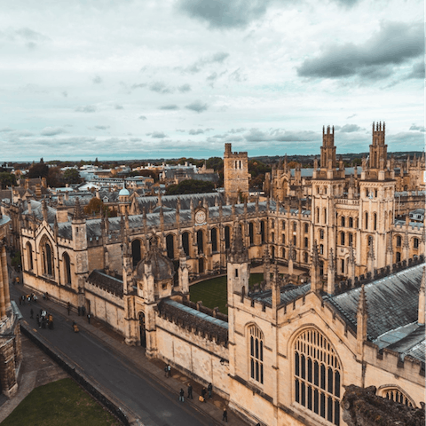 Marvel at the beauty of 'the city of dreaming spires' – Oxford is a forty-minute drive away