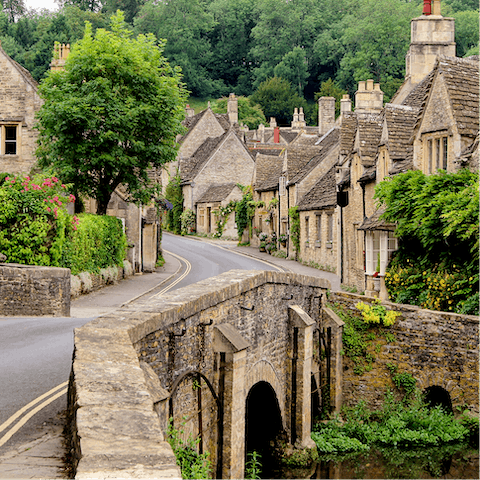 Explore the picture-perfect villages of the Cotswolds, right on your doorstep