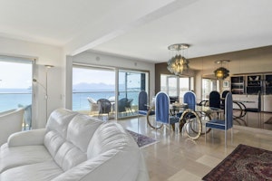 Riviera in Blue image 7