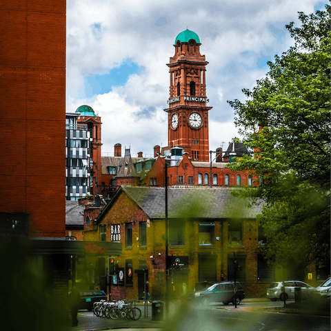 Explore the eclectic culture of central Manchester, right on your doorstep