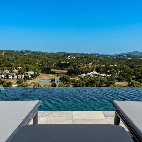 Feel on top of the world in the sparkling infinity pool
