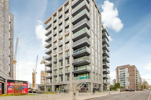 Urban Plaza image 14
