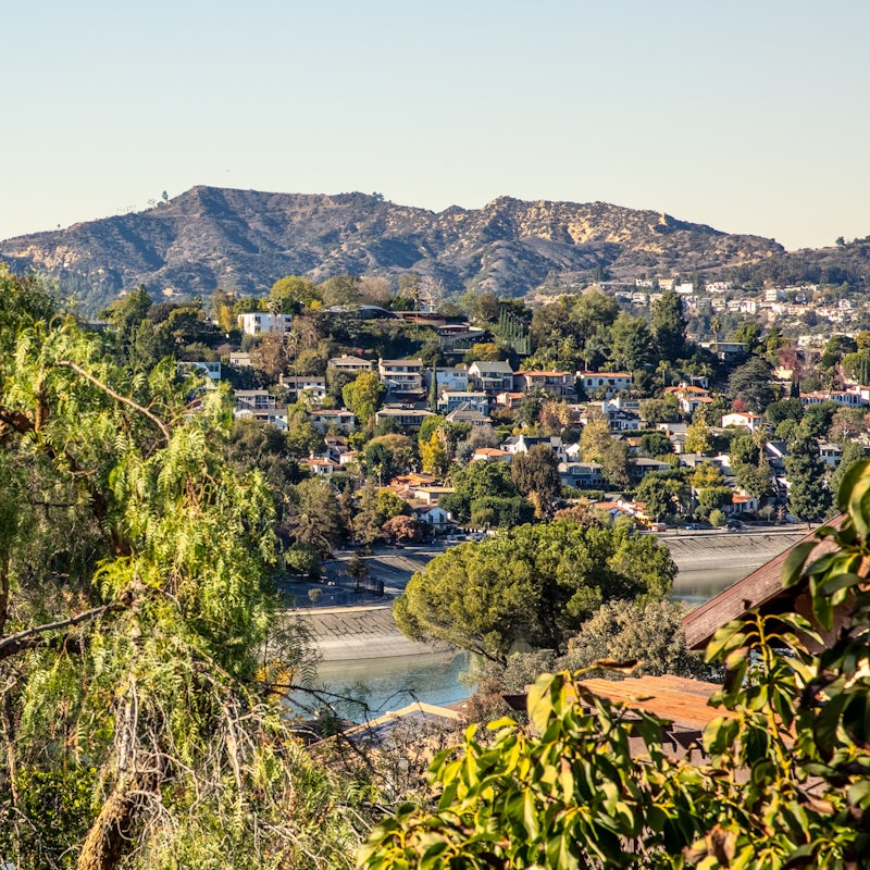 Enjoy refreshing strolls around Silverlake reservoir – just a short walk away