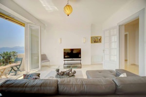 Palms & Panoramas image 9