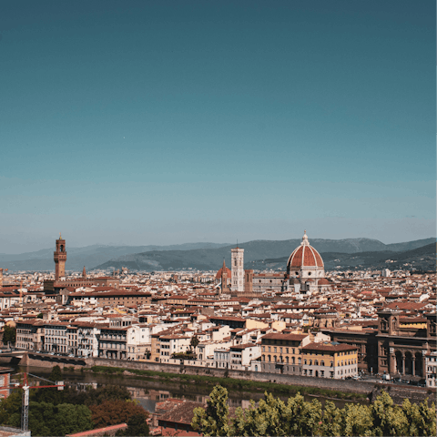 Explore the beautiful city of Florence – the Piazzale Michelangelo is a fifteen-minute walk away