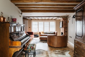 The Oak Beams image 1