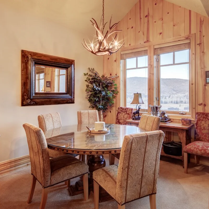 Start your mornings with breakfast with a view of the peaks