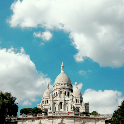 Pay a visit to the Sacré-Cœur – a must-see sight in Paris