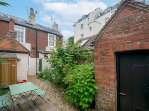 Canterbury Charm image 6