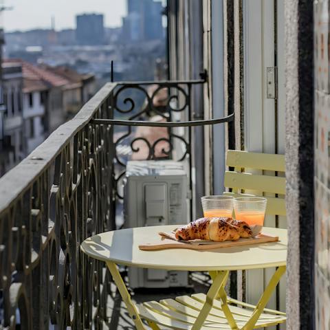 Start your days with coffee and Pastel de Natas on the balcony
