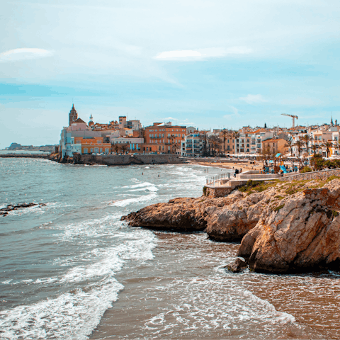 Treat yourself to a rejuvenating stay by the sea on the shores of Sitges
