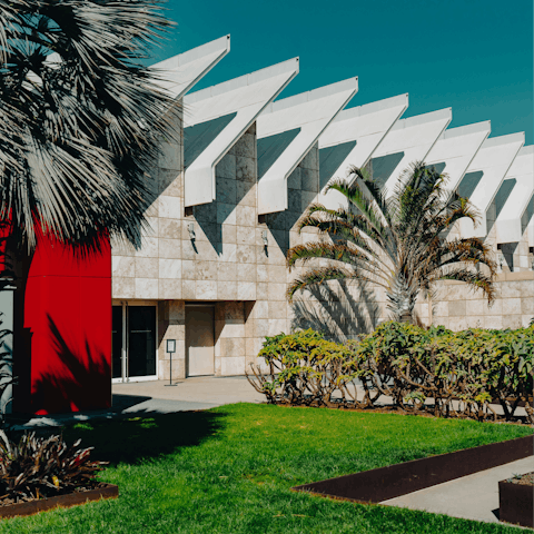 Explore Miracle Mile starting with the LACMA Museum 