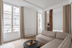 Marais Minimalism image 9