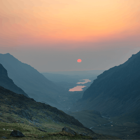 Stay within the stunning Snowdonia National Park, in the  market town of Bala