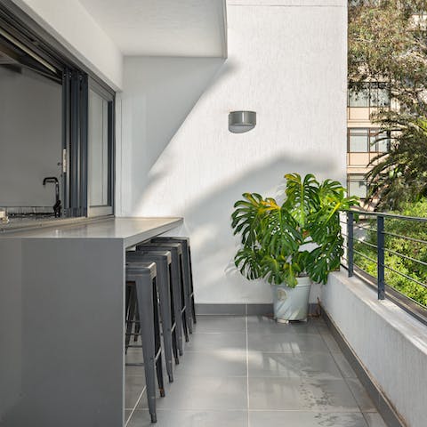 Tuck into alfresco brunches on the balcony