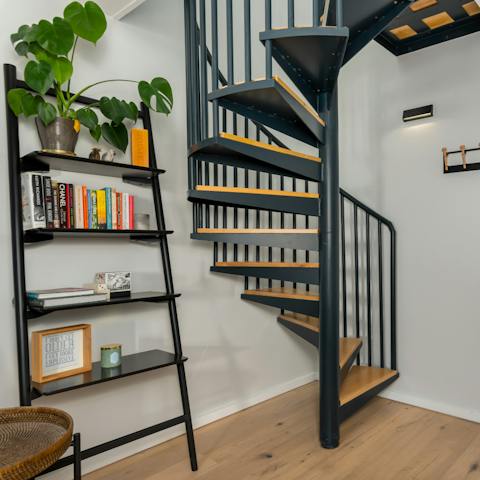 Spread out with two levels to yourself